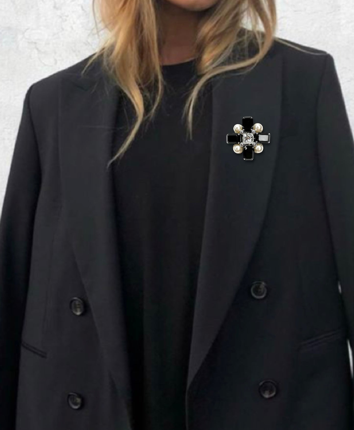 JUODA KLASIKINĖ SAGĖ