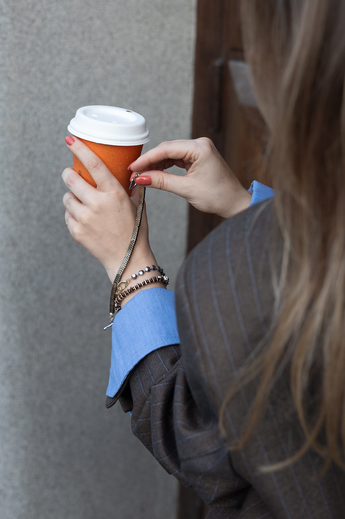 RUDO HEMATITO PLATESNĖ APYRANKĖ ,,Clara''