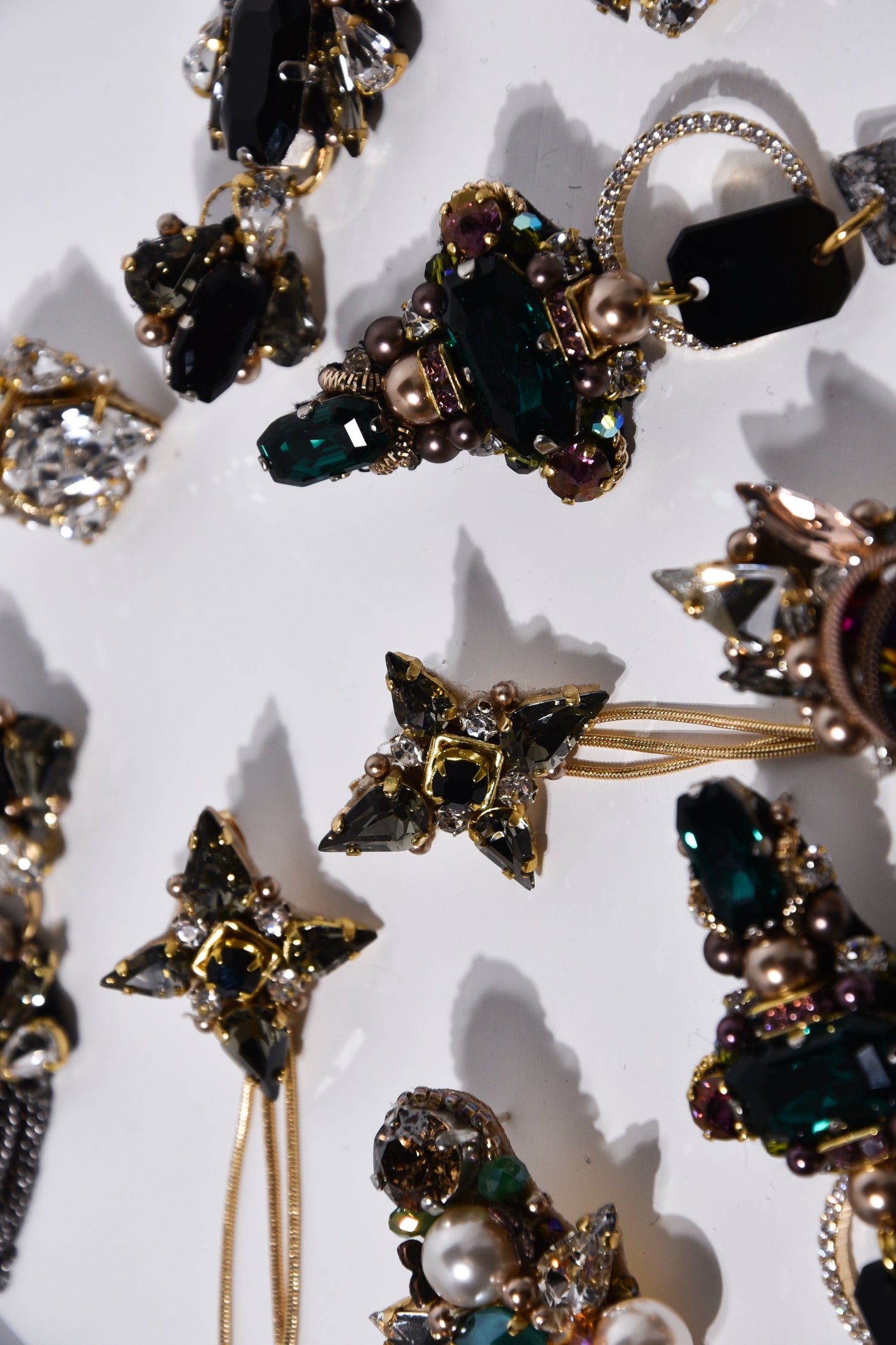 AUSKARAI - ELEGANCIJAI IR MOTERIŠKUMUI