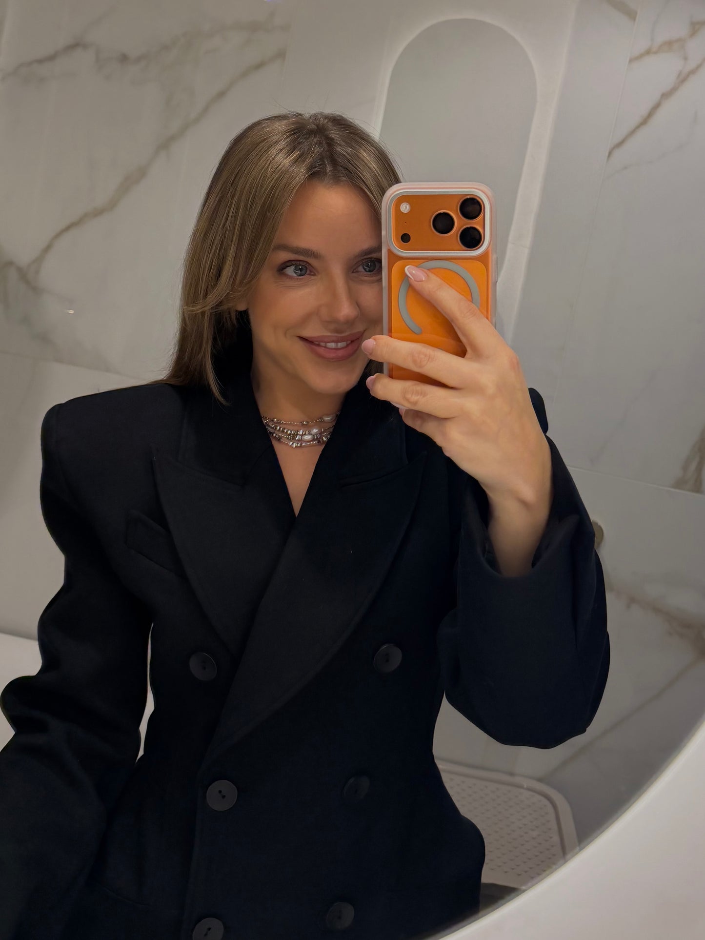 SMULKUS ILGAS SIDABRO SPALVOS VĖRINYS SU MAŽAIS PERLAIS ,,Golden Twilight 2''