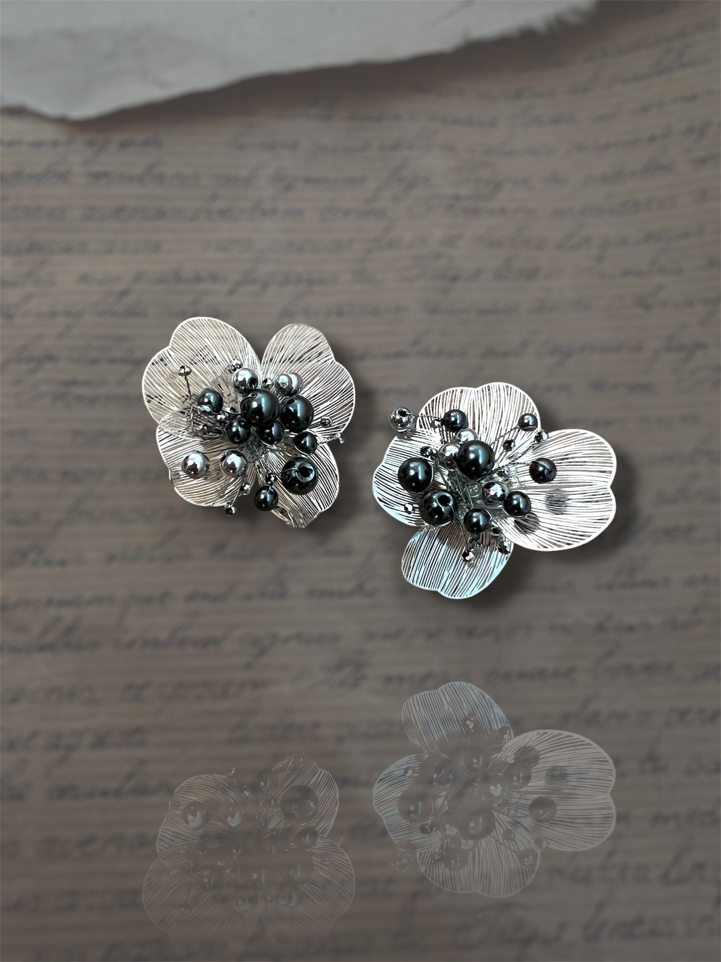 BALTOS GĖLĖS AUSKARAI