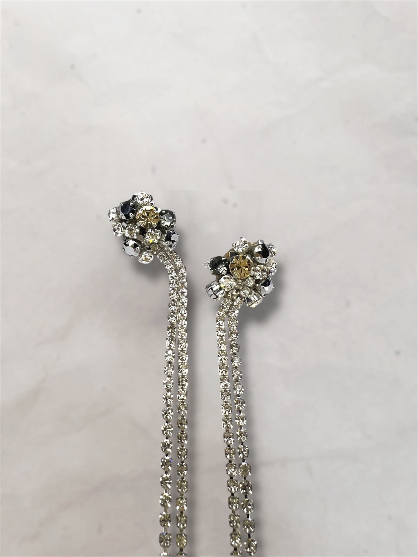 SMULKŪS AUSKARAI SU ITIN ILGOMIS GRANDINĖLĖMIS